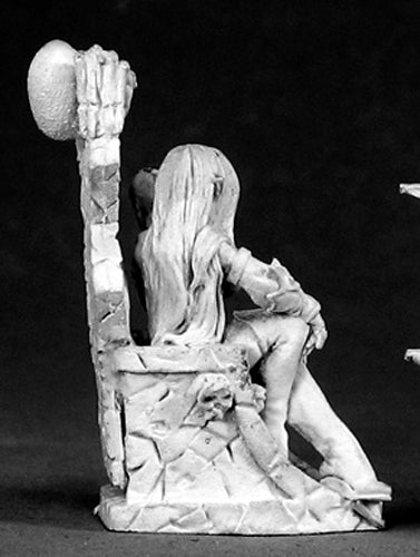 Reaper Miniatures Dark Elf Queen/Throne #02577 Dark Heaven Unpainted Metal